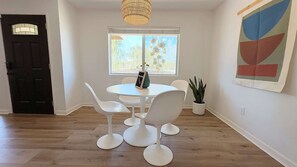 Dining - Joshua Tree Forest, Heated* Pool, Sauna, Remodeled (Yucca Valley)