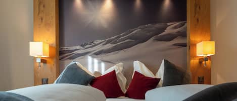 WiFi, bed sheets