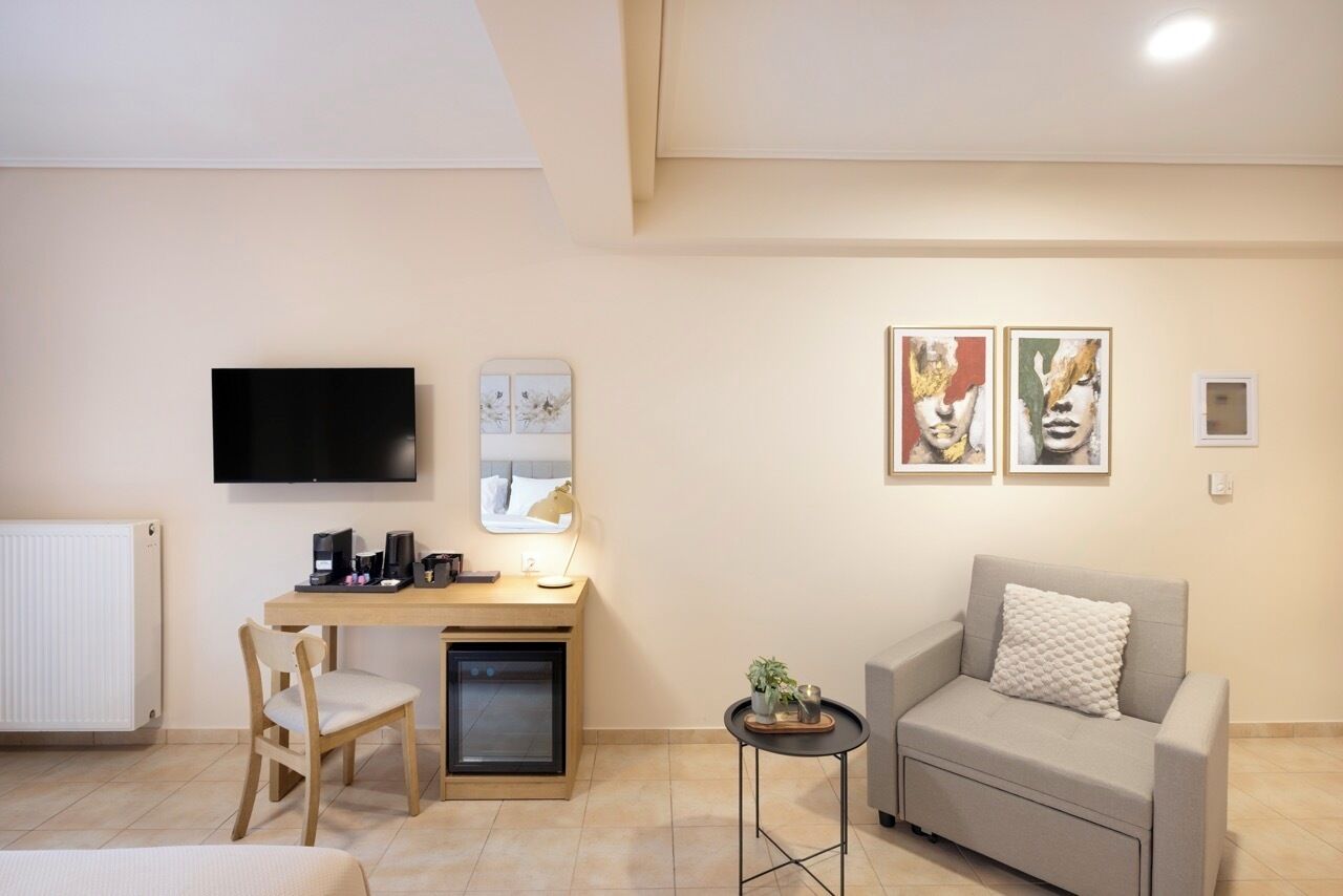 In-room safe, desk, laptop workspace, soundproofing