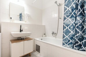 Basic Apartment | Bathroom - Stylish 2BR Apartment Vienna Center (Vienna)