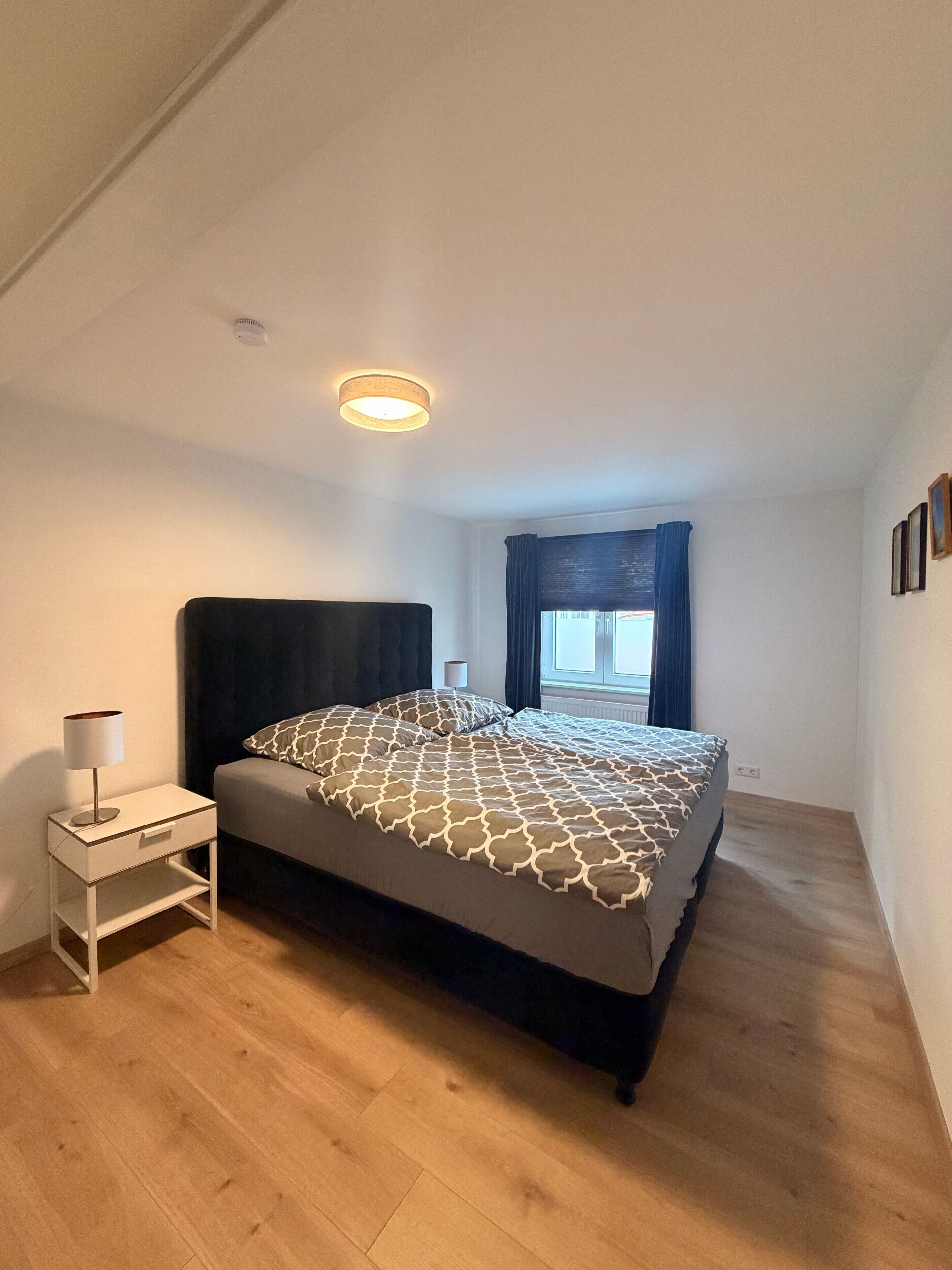 WiFi、ベッドシーツ