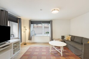 Living area - Apartment "Fewo Im Schönen Allensbach" with Lake View and Wi-Fi (Allensbach)