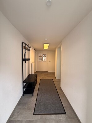 Interior - Apartment "Fewo Im Schönen Allensbach" with Lake View and Wi-Fi (Allensbach)