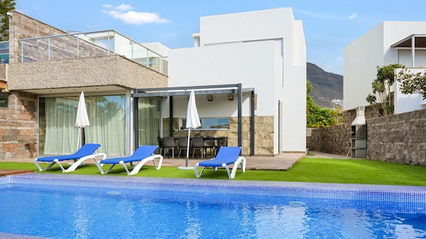A heated pool - Private Villa with Pool - Close to the Beach (Costa Adeje)