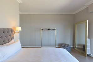 3 bedrooms, WiFi, bed sheets - Lake 270 Apartment (stresa)