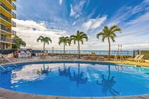 Pool - Oceanfront Modern Coastal Remodel - Serene Sunsets & Relaxation on Large Lanai (Lahaina)