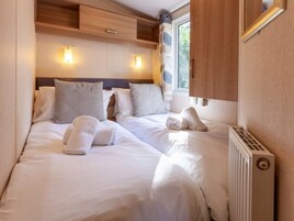 3 habitaciones, decoración personalizada y muebles diferentes 