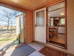 Outdoor dining - Beechcroft - Kelling Heath Holiday Park - 18663 (Holt)