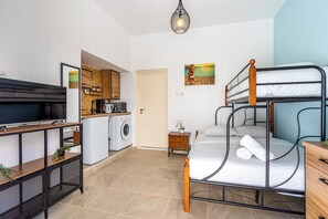Studio, Multiple Beds, Kitchenette, City View | Egyptian cotton sheets, premium bedding, individually decorated - Zulu Studio & Terrace in Larnaca (Larnaca)