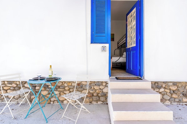 Studio, Multiple Beds, Kitchenette, City View | Terrace/patio