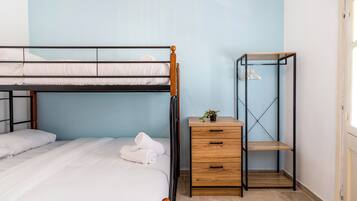 Studio, meerdere bedden, kitchenette, uitzicht op stad | Lakens van Egyptisch katoen, luxe beddengoed, individueel gedecoreerd