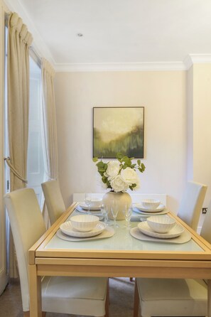 Dining - Upscale Central London Apartment (London)