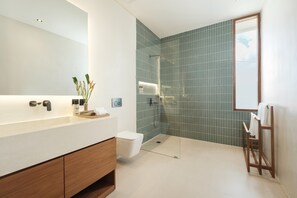 Villa, 4 Bedrooms, Private Pool | Bathroom - Manu Villas (Denpasar)