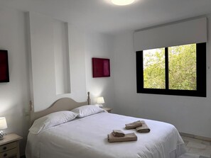Iron/ironing board, WiFi, bed sheets - CasaMar Playa (Estepona)