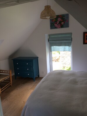 2 bedrooms, desk, iron/ironing board, travel cot - CHARMING HOUSE BETWEEN PENESTIN AND ARZAL (Camoël)