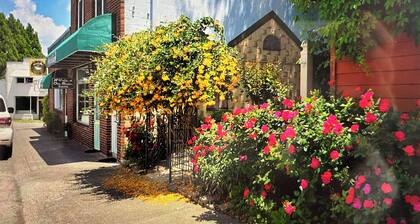 OverLook On Main | Couple | Downtown Ellijay