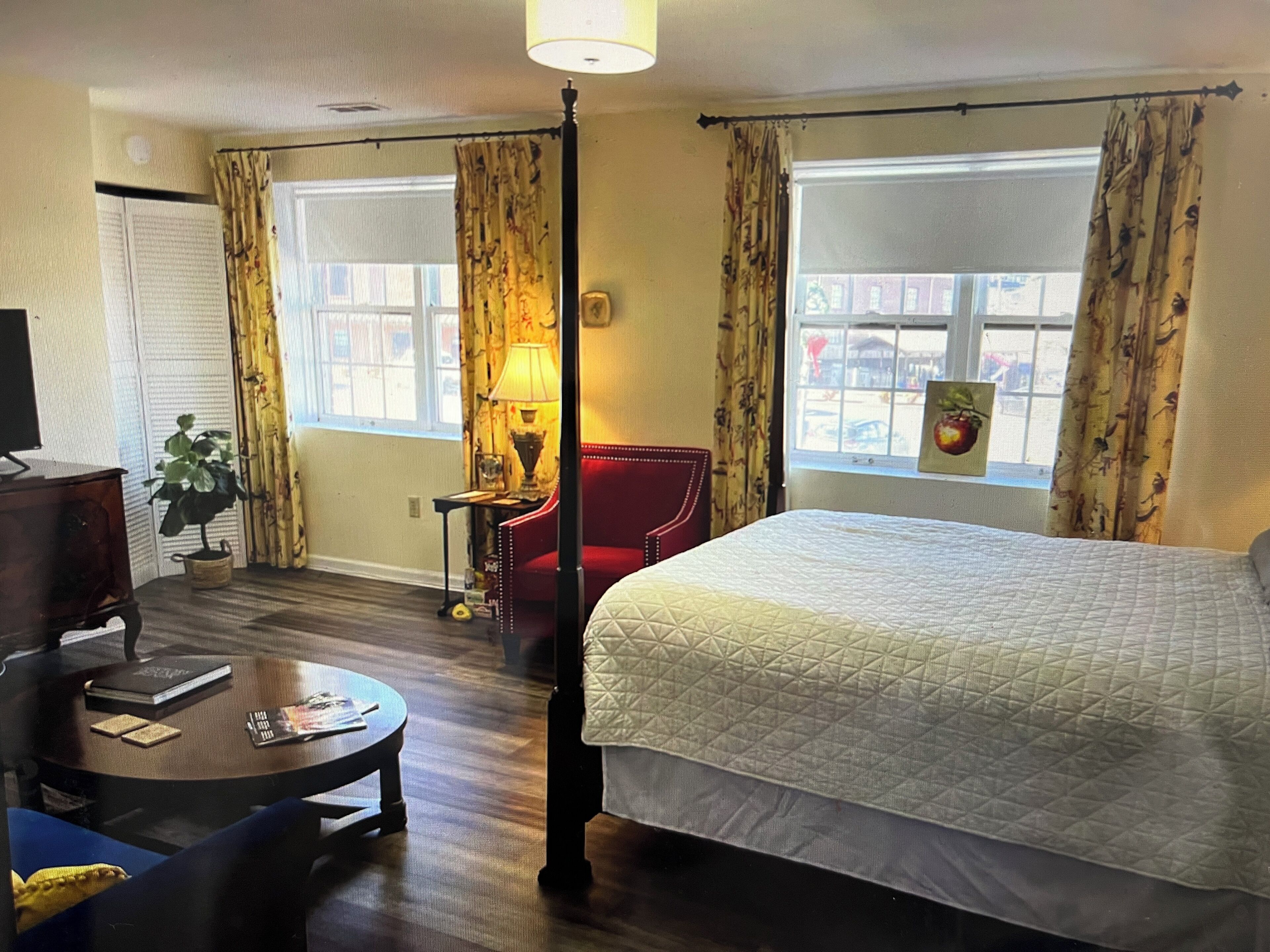 Fer et planche à repasser, Wi-Fi gratuit, draps fournis