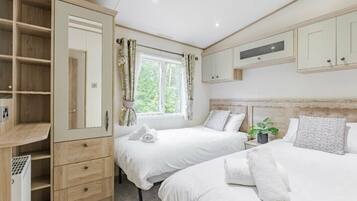 2 bedrooms, individually decorated, individually furnished