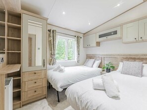 2 slaapkamers, individueel gedecoreerd, individueel gemeubileerd