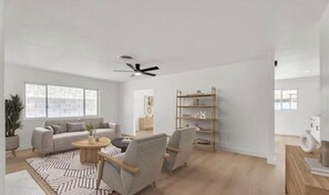 Living area - Spacious 4-bedroom house in charming Las Vegas with AC (Las Vegas)