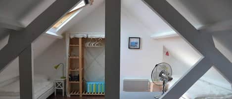 3 bedrooms, iron/ironing board, Internet