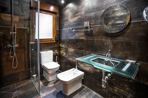 Shower, hair dryer, bathrobes, slippers