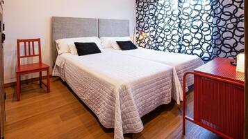 Tabla de planchar con plancha, wifi gratis, accesible en silla de ruedas