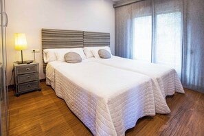 Apartment | Iron/ironing board, free WiFi, wheelchair access
