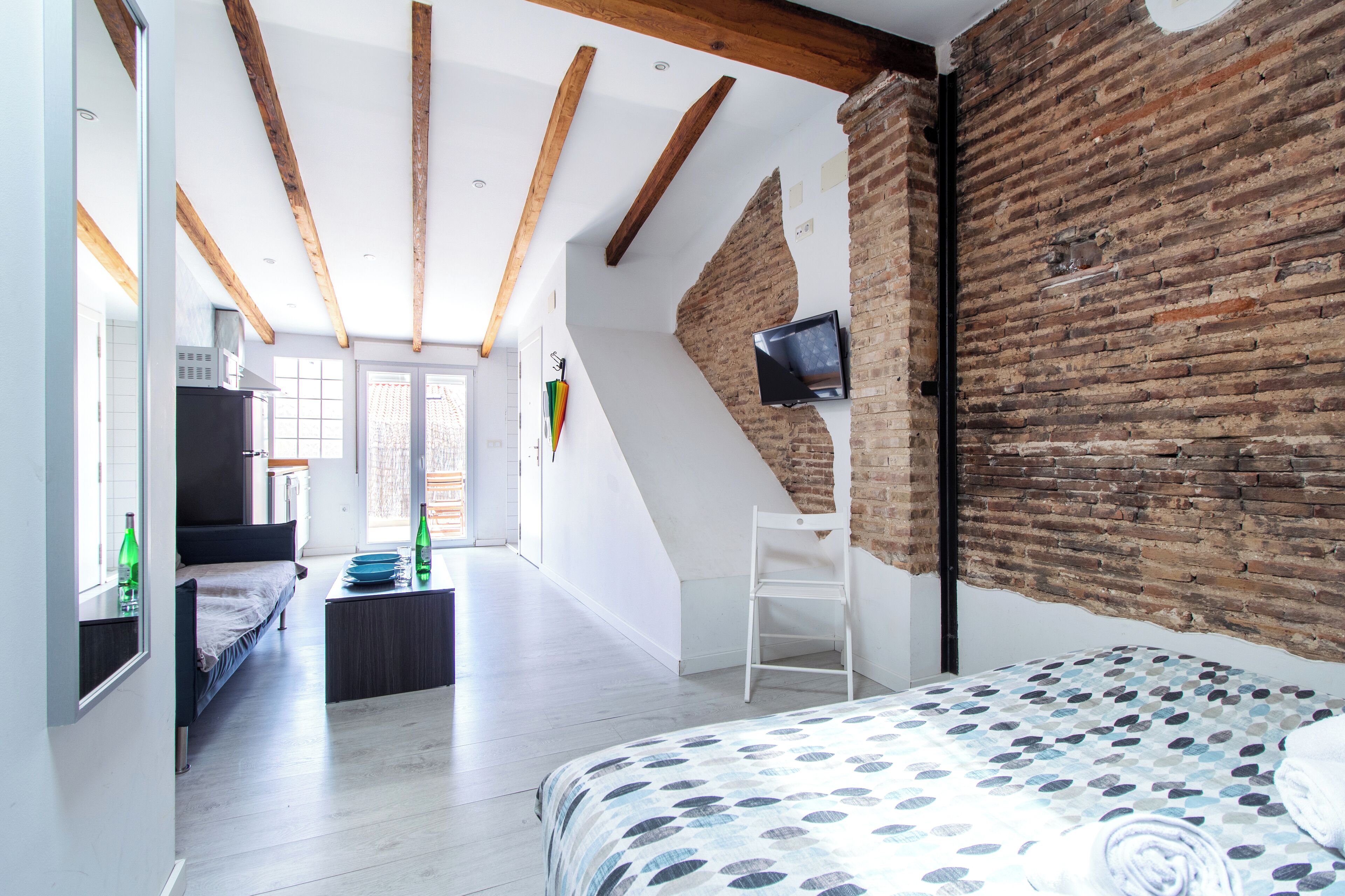 1 bedroom, internet, bed sheets