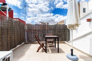 Outdoor dining - Studio for couples with terrace on the beach (València)