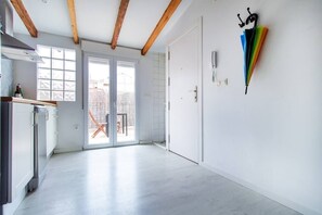 Interior - Studio for couples with terrace on the beach (València)
