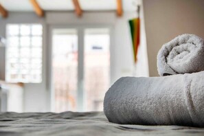 Miscellaneous - Studio for couples with terrace on the beach (València)