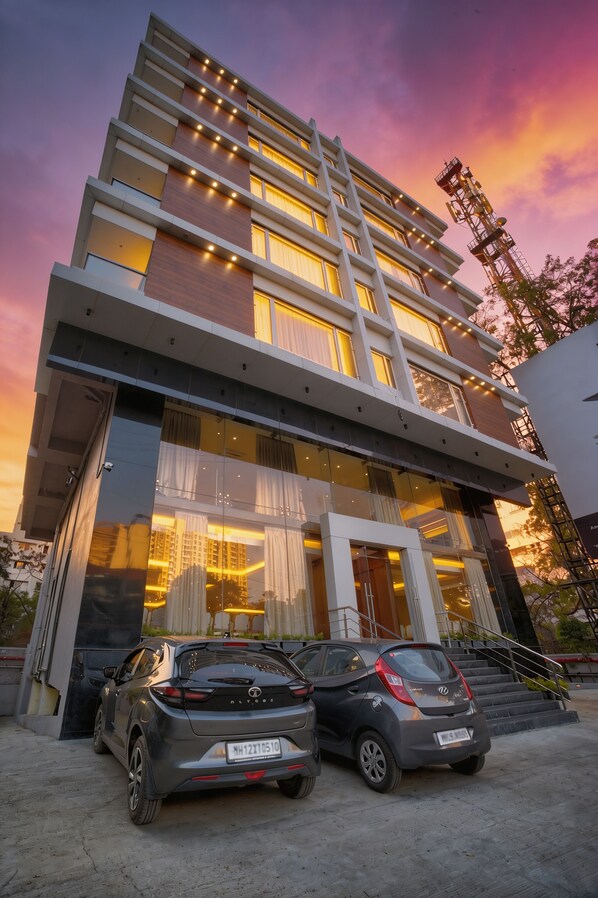 Exterior - StayBird Capital- Business Hotel (Pune)