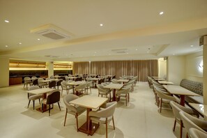 Food-Court
