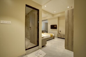 Junior Suite, 1 Bedroom, Private Bathroom, City View | Desk, free WiFi - StayBird Capital- Business Hotel (Pune)