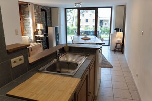 Fridge, microwave, oven, stovetop - Kom à 6, gîte for 6pers + baby in Vielsalm (Vielsalm)