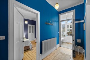 Strykjärn/strykbräda, wi-fi och sängkläder