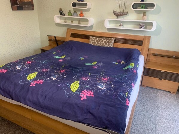 3 chambres, fer et planche à repasser, accès au Wi-Fi (inclus)