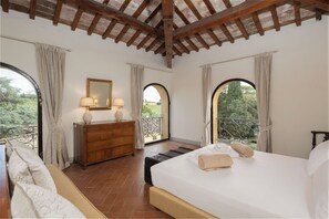 Iron/ironing board, Internet, bed sheets - Villa Bartolini Baldelli - Authentic XV century villa with garden and pool (Toscana)