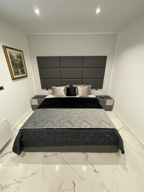 3 makuuhuonetta, silitysrauta/-lauta, Wi-Fi, vuodevaatteet