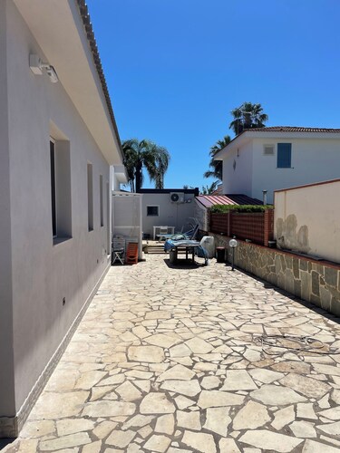 Villa Lux Syracuse Arenella just minutes from the most famous beach.