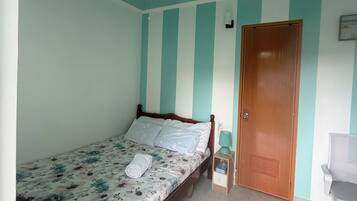 Bügeleisen/Bügelbrett, WLAN, Bettwäsche