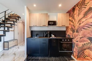 Private kitchen - Lyon Est Élégance - Parking & Comfort (Meyzieu)