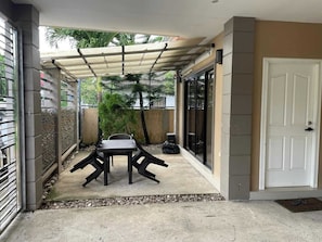 Hus - 3 soveværelser - ryger - terrasse | Terrasse/gårdhave