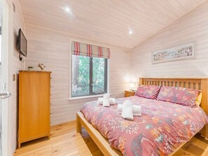 3 bedrooms, individually decorated, individually furnished - Squirrels Chase - Kelling Heath Holiday Park - 18691 (Holt)