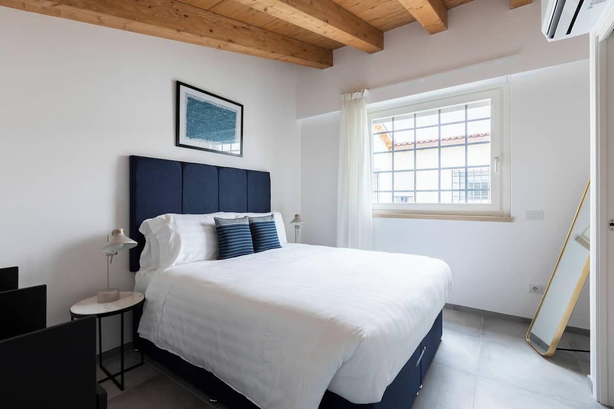 Apartamento, 1 habitación | Espacio para trabajar con un portátil, wifi gratis, ropa de cama