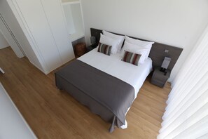 Iron/ironing board, WiFi, bed sheets - Luxury house, stunning views of the Douro River, heated pool (Ribadouro)