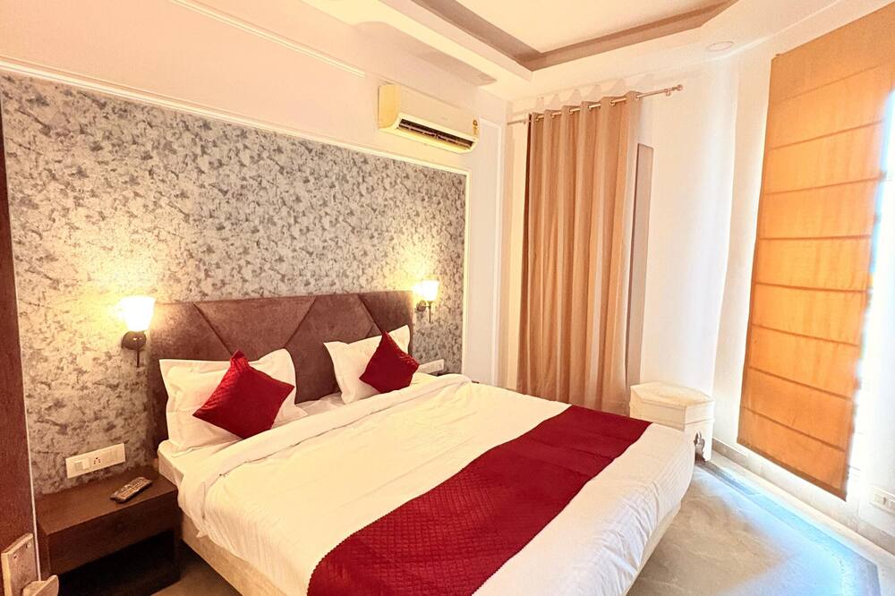 Signature Luxeinn Hotel