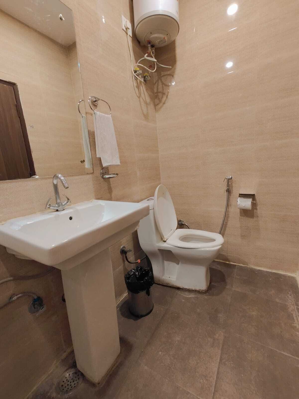 Double Room, Balcony, City View | Bathroom