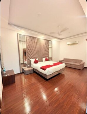 Free WiFi - Signature Luxeinn Hotel (New Delhi)